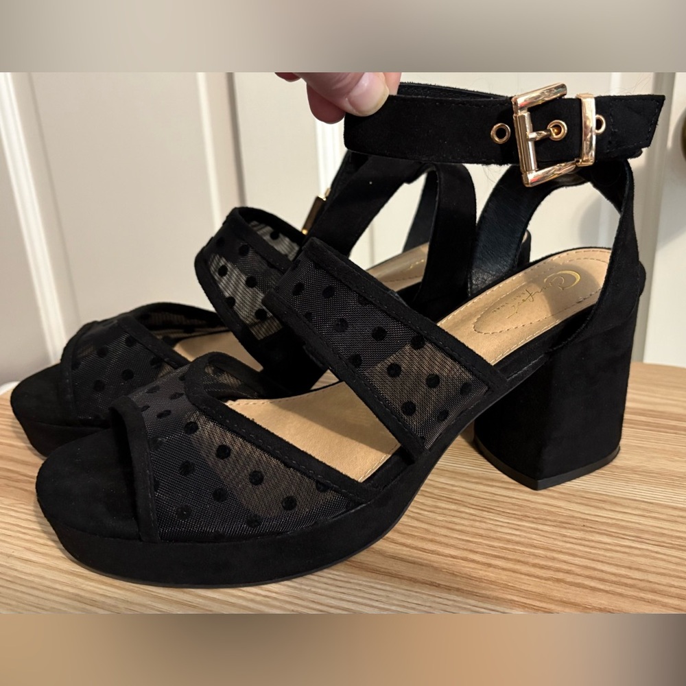Cato C Comfort Womenโs Black Chunky Heels with Mesh Polka-Dot Design Sz 9